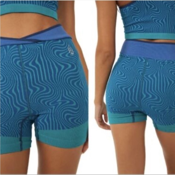 NWT Free People FP Movement Throw Jacquard Shorts in Wave Rider Combo, XS - Picture 2 of 11